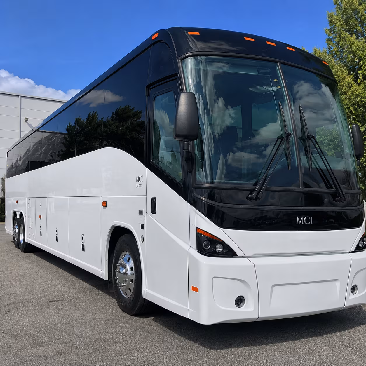 midwest city comfortable charter bus rentals for midwest city sports teams and fan groups